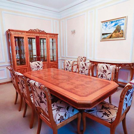 Vip Apartments Dipservice Hall Minsk Bagian luar foto